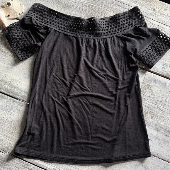 Elegant Black Off-Shoulder Top - Picture 2 of 7